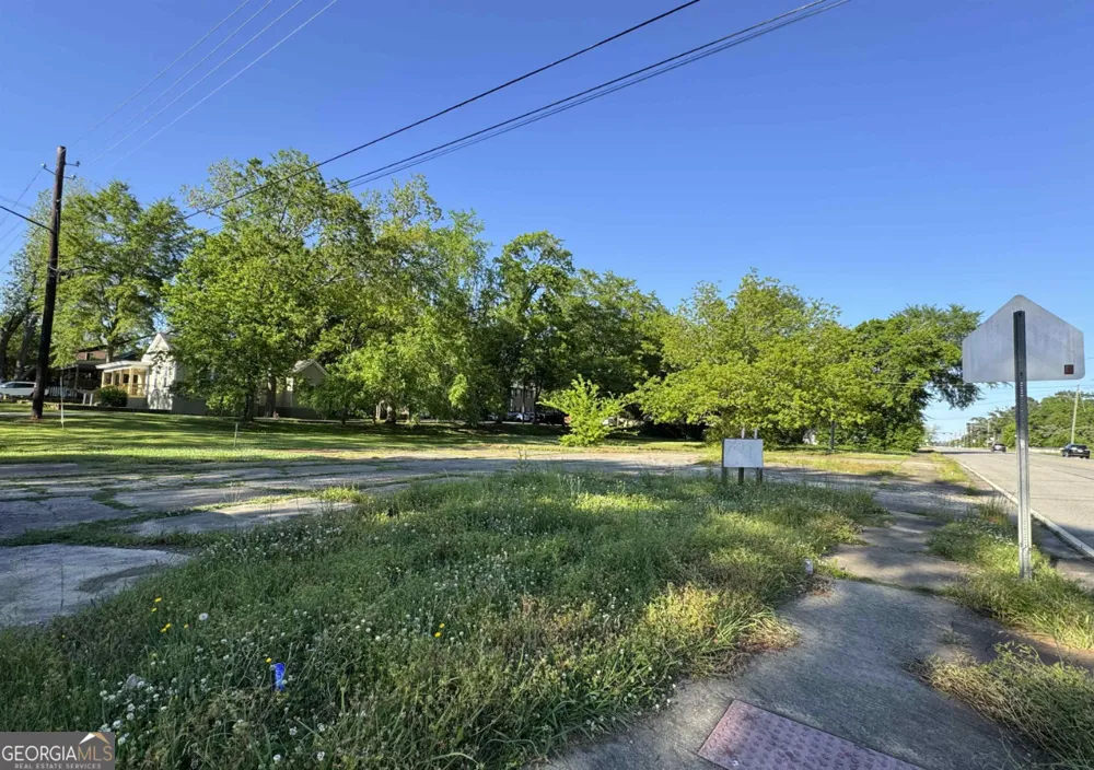 751 W Montgomery ST Milledgeville, GA 31061
