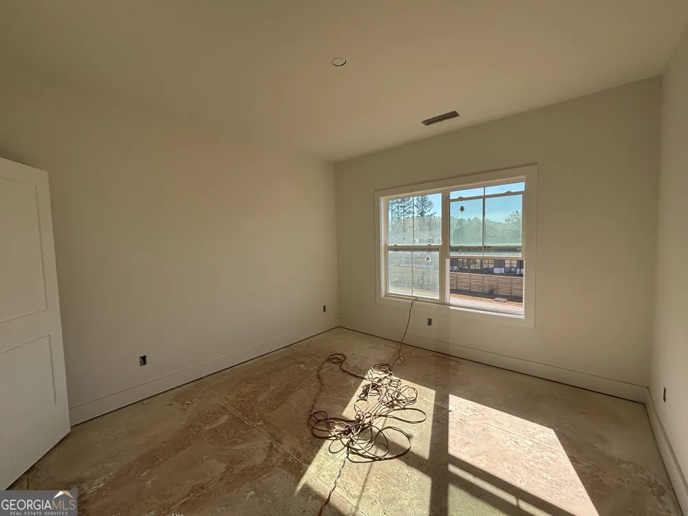 155 Hawthorne LN Forsyth, GA 31029