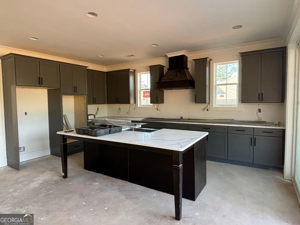 155 Hawthorne LN Forsyth, GA 31029