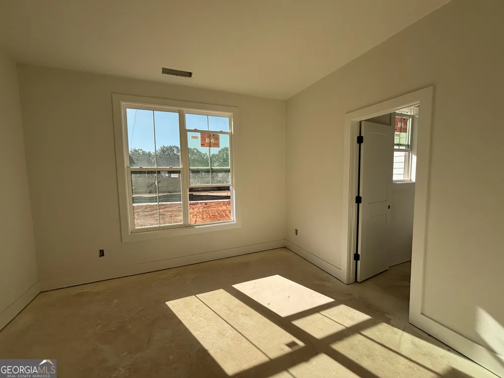 155 Hawthorne LN Forsyth, GA 31029