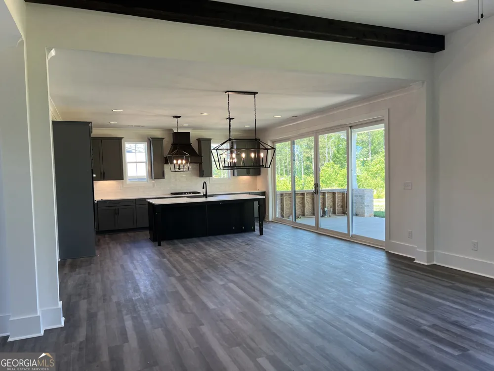 155 Hawthorne LN Forsyth, GA 31029