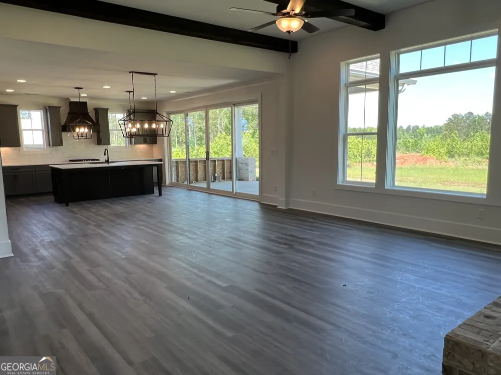 155 Hawthorne LN Forsyth, GA 31029