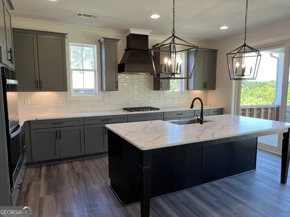 155 Hawthorne LN Forsyth, GA 31029
