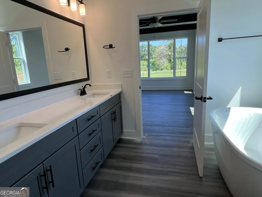 155 Hawthorne LN Forsyth, GA 31029