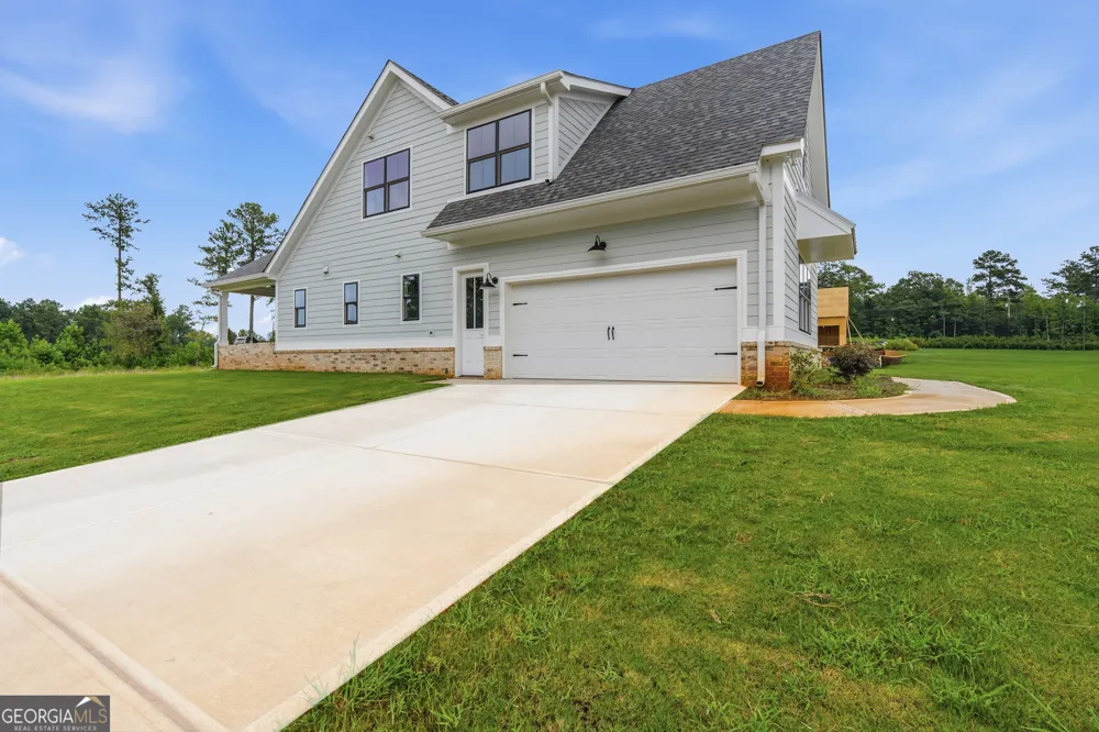 155 Hawthorne LN Forsyth, GA 31029