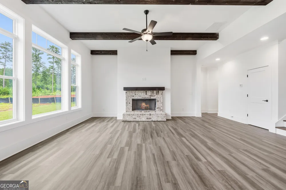 155 Hawthorne LN Forsyth, GA 31029
