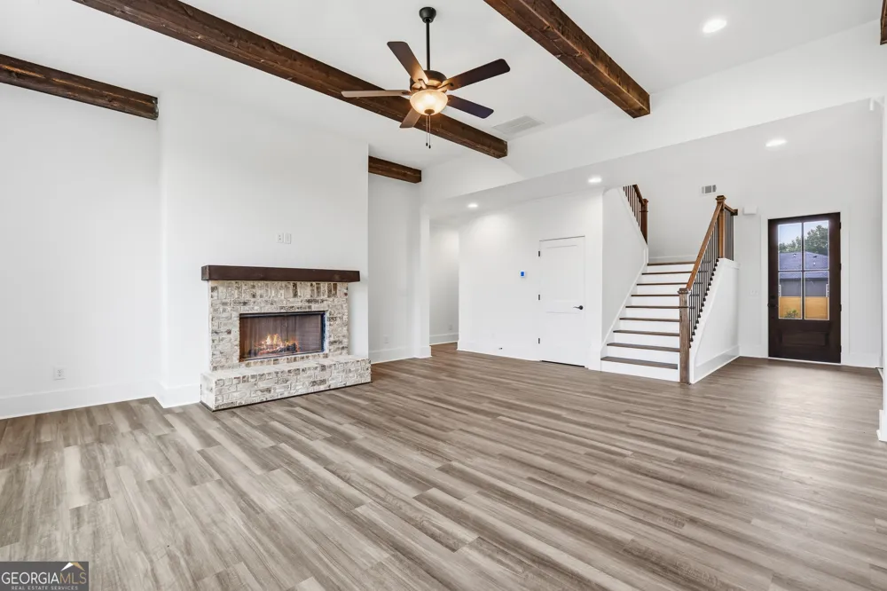 155 Hawthorne LN Forsyth, GA 31029