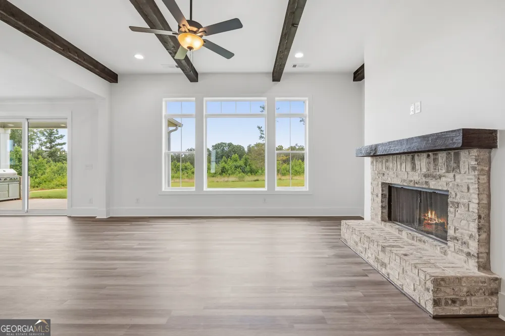 155 Hawthorne LN Forsyth, GA 31029