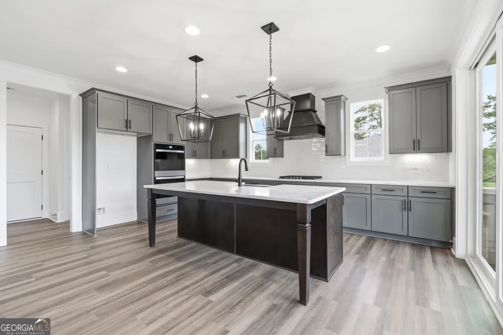 155 Hawthorne LN Forsyth, GA 31029