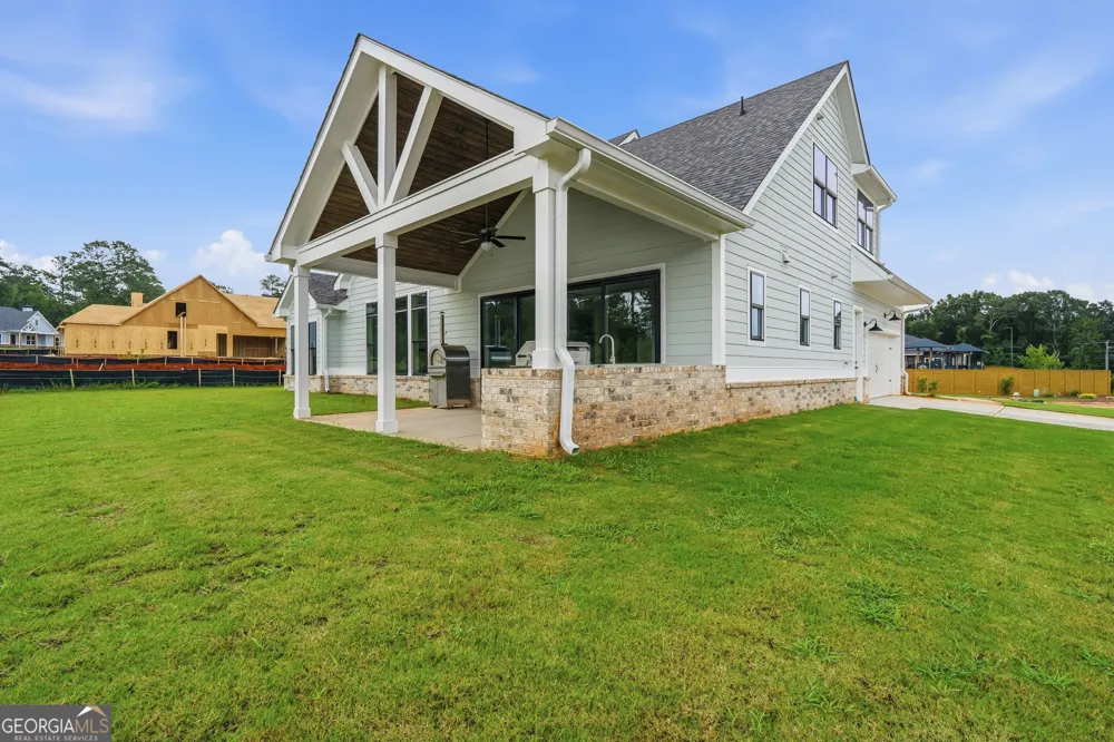 155 Hawthorne LN Forsyth, GA 31029