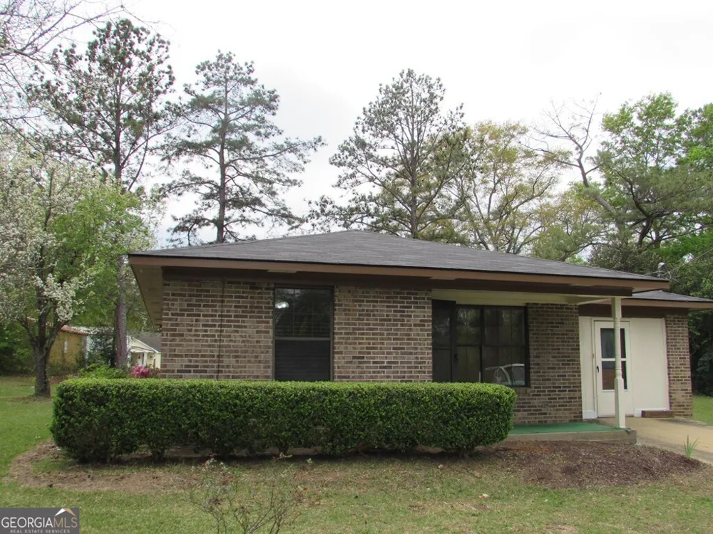 1827 Tarver DR Blakely, GA 39823