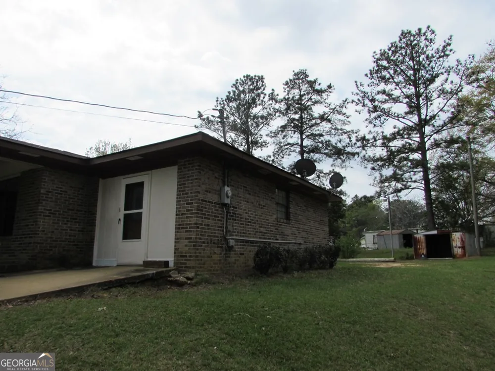1827 Tarver DR Blakely, GA 39823