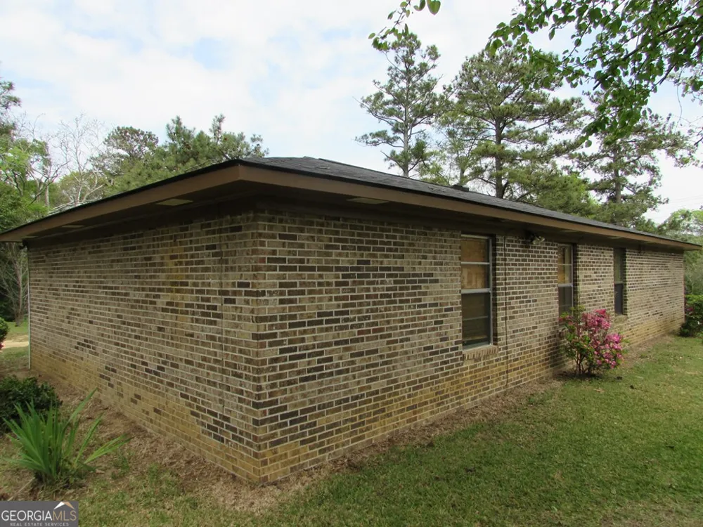 1827 Tarver DR Blakely, GA 39823