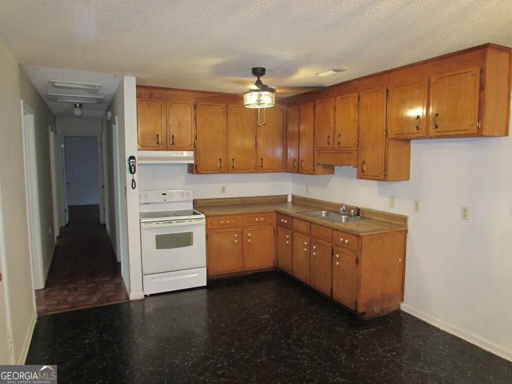 1827 Tarver DR Blakely, GA 39823