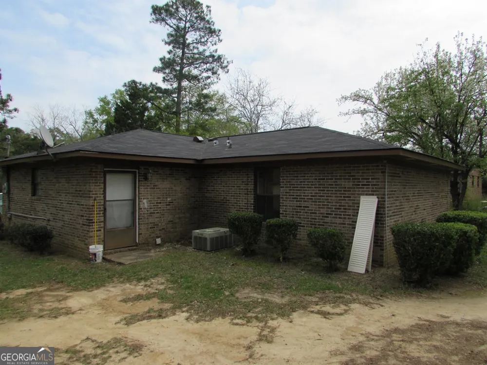 1827 Tarver DR Blakely, GA 39823