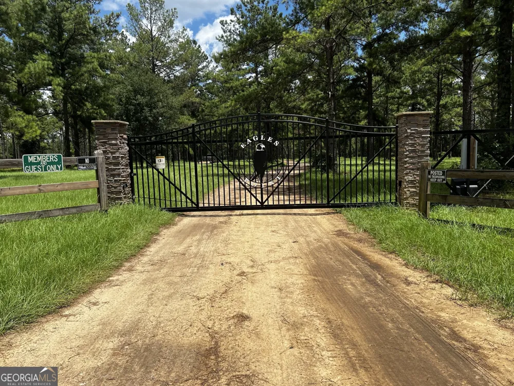 1564 Eagles PT Surrency, GA 31563