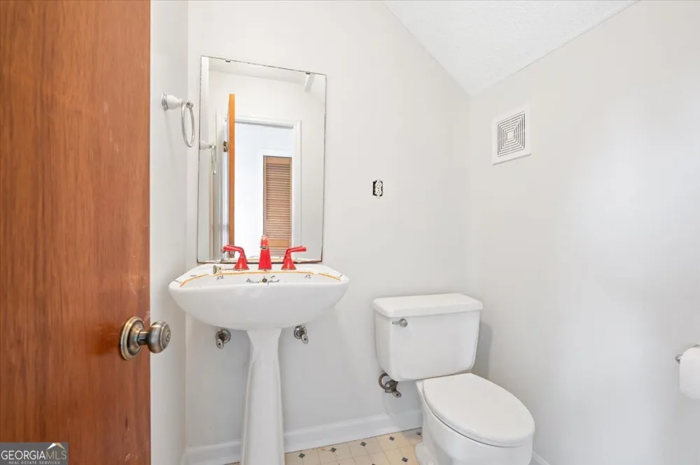 863 HICKORY BLUFF RD Waverly, GA 31565