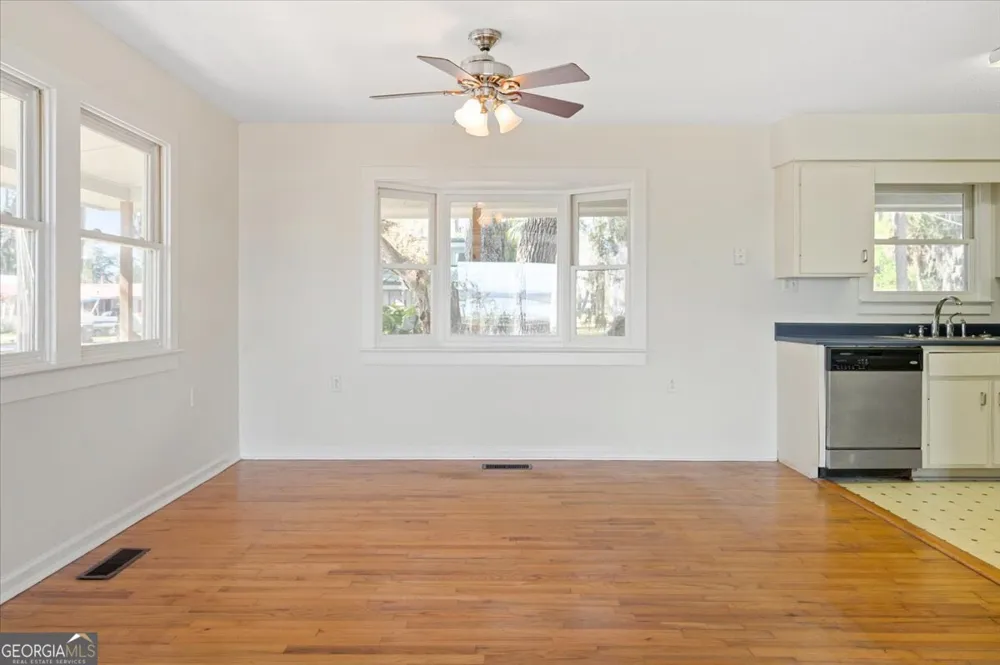 863 HICKORY BLUFF RD Waverly, GA 31565