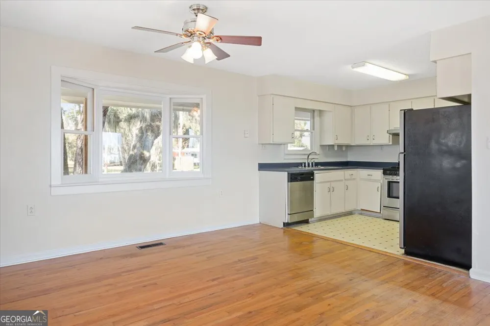 863 HICKORY BLUFF RD Waverly, GA 31565