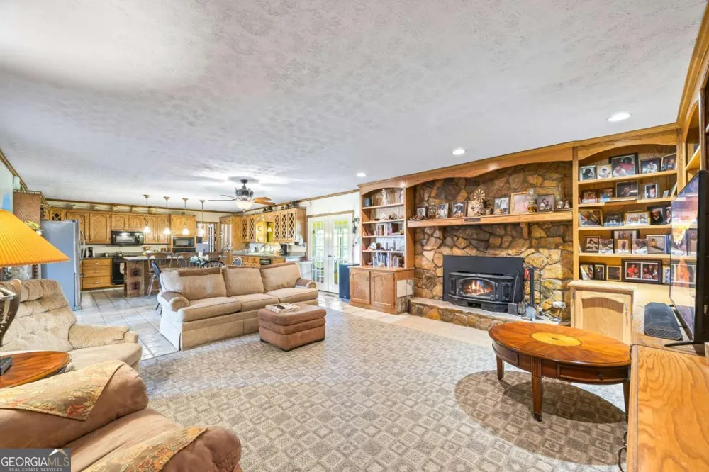 1691 Snows Mill RD Bogart, GA 30622