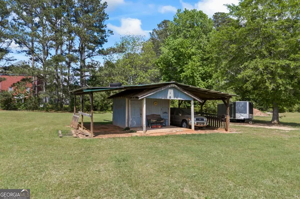 1691 Snows Mill RD Bogart, GA 30622
