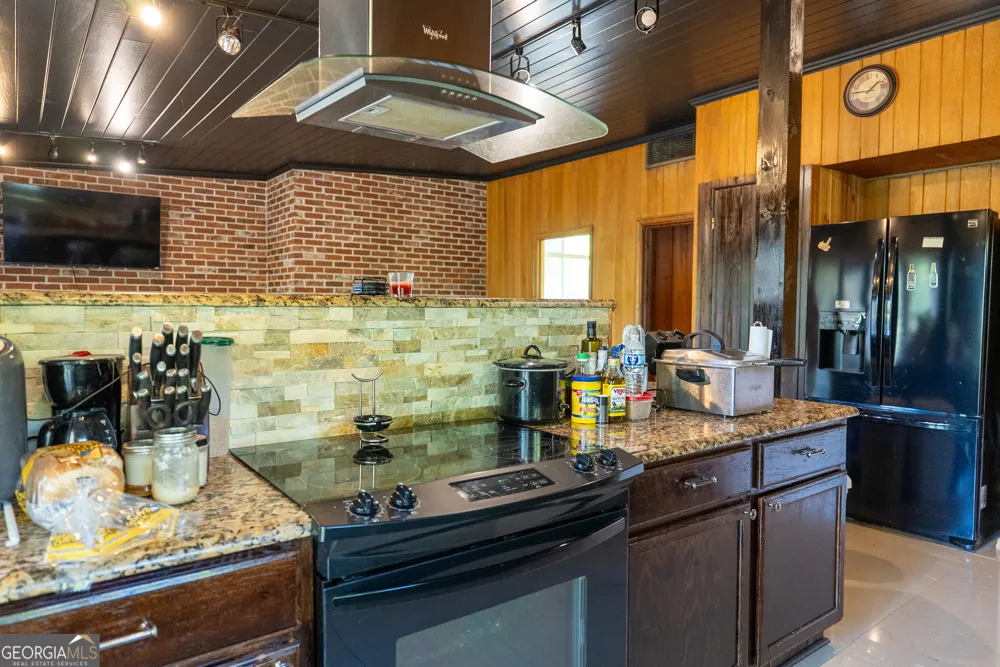 482 Curry ST NE Pelham, GA 31779
