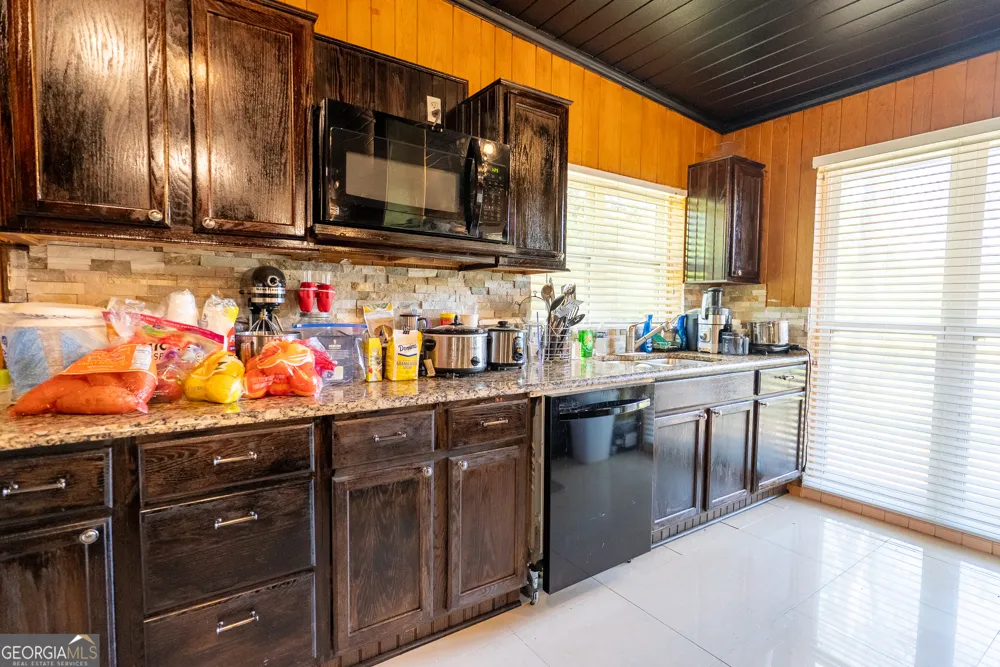 482 Curry ST NE Pelham, GA 31779