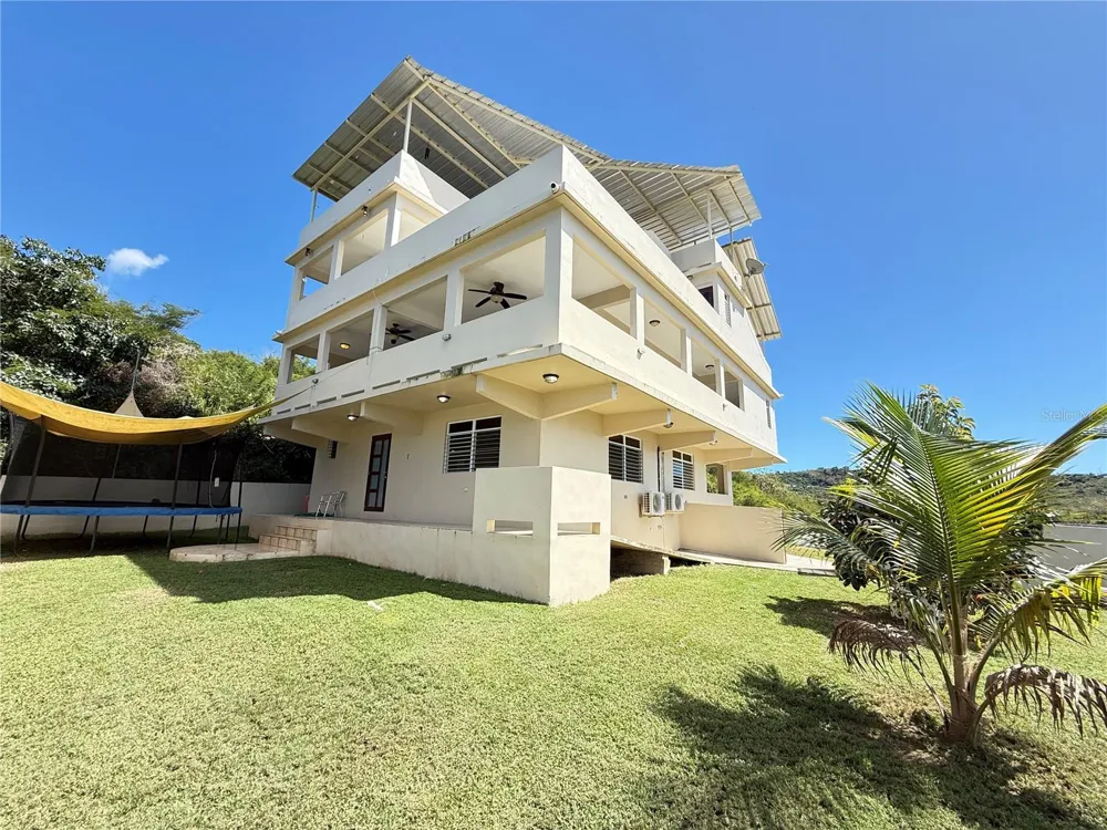 Villa Borinquen BARRIO SANTA MARIA #376 & 377 Vieques, PR 00765
