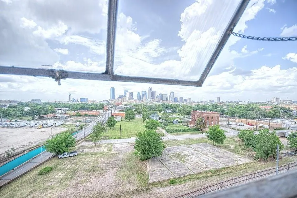 2400 S Ervay St Dallas, TX 75215