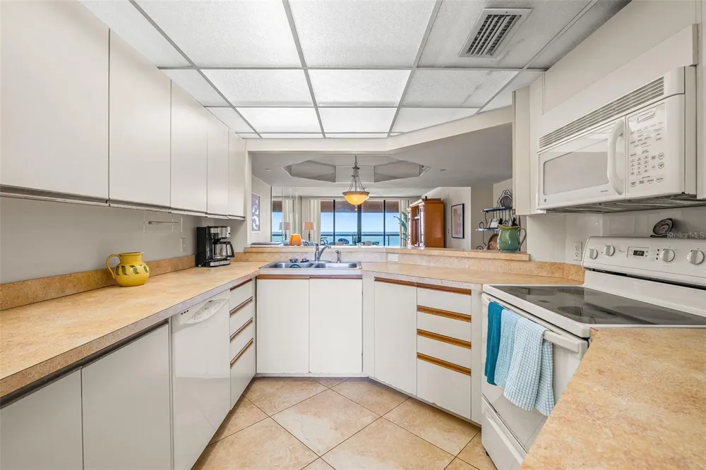 1310 GULF BOULEVARD #10D Clearwater Beach, FL 33767