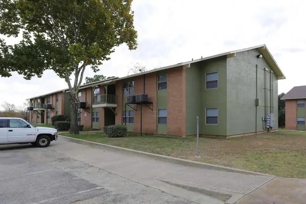 7203 S Great Trinity Forest Wy Dallas, TX 75217