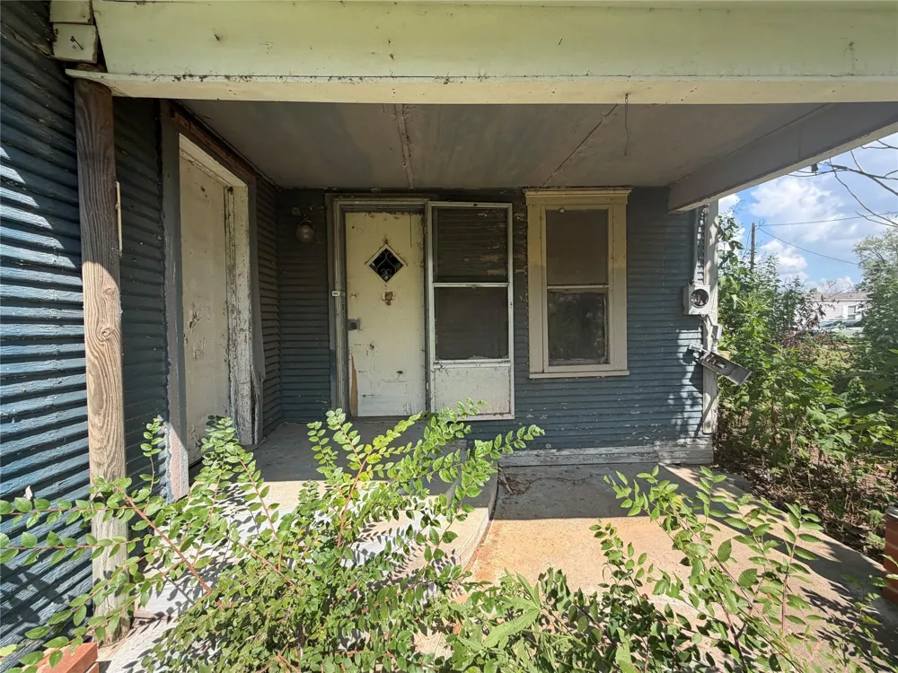 322 Walnut Street Donie, TX 75838