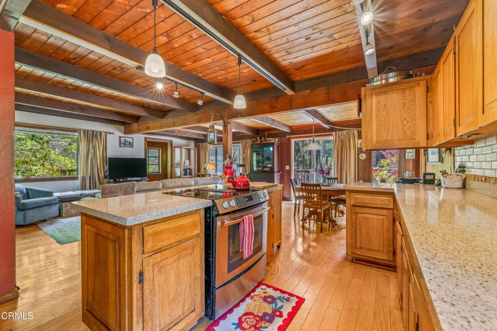 43150 Little Lake Road Mendocino, CA 95460