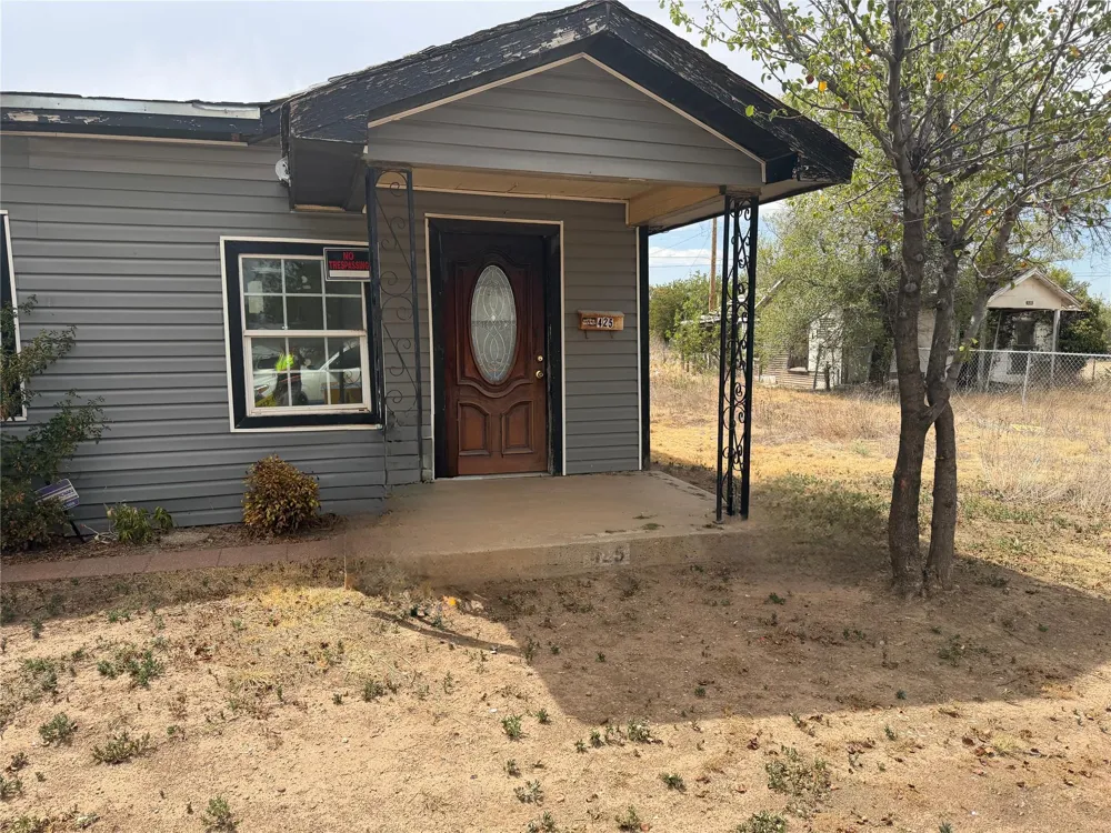 425 Dwight Street Pampa, TX 79065