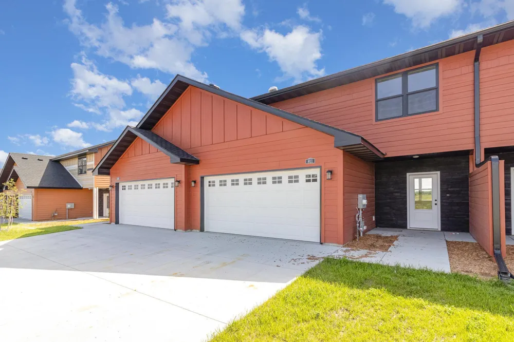 811 Viburnum Street Belle Plaine, MN 56011