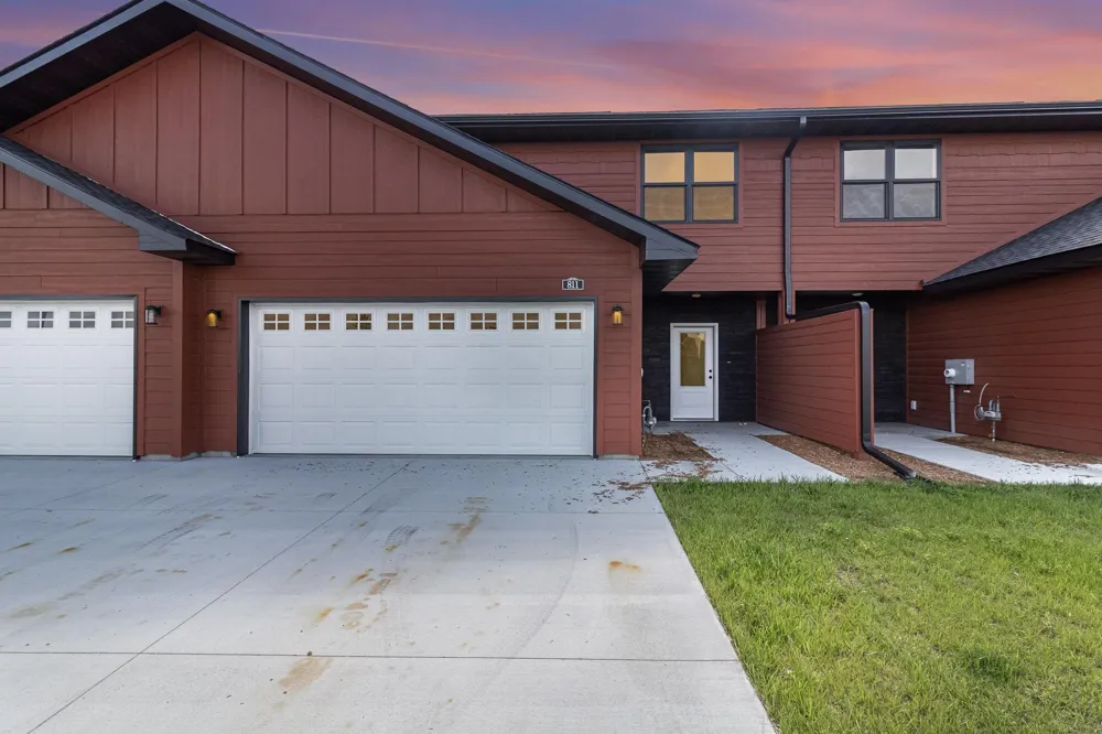 811 Viburnum Street Belle Plaine, MN 56011