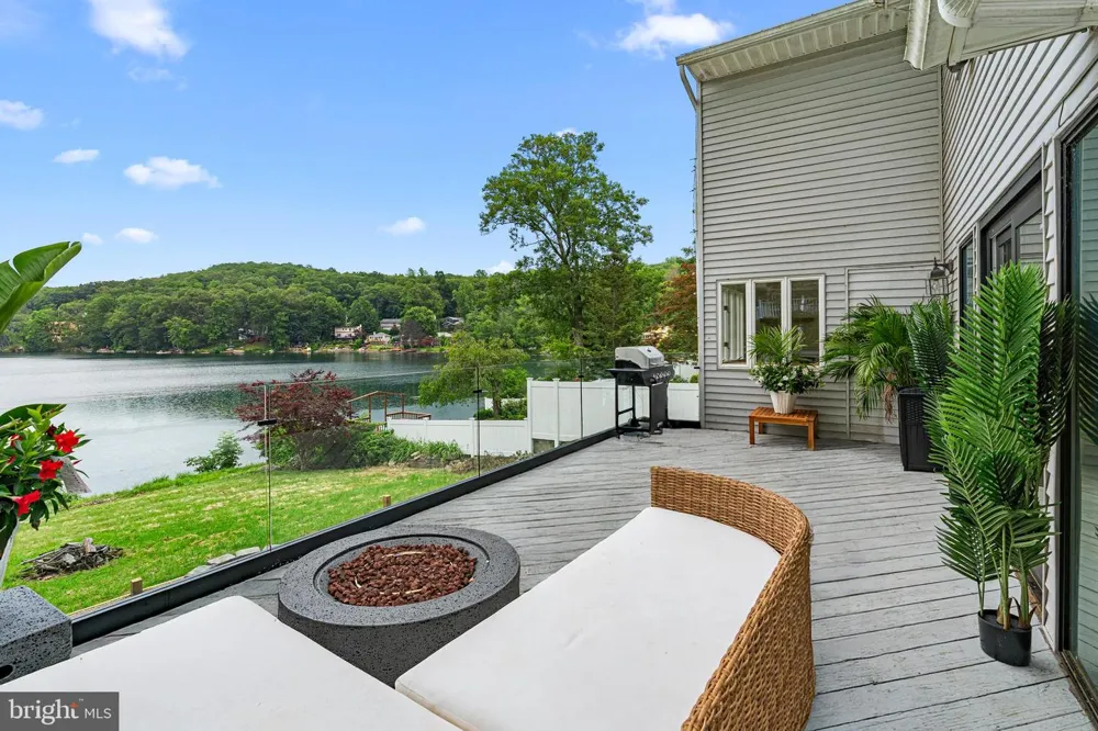 39 UPPER LAKEVIEW AVENUE Ringwood, NJ 07456