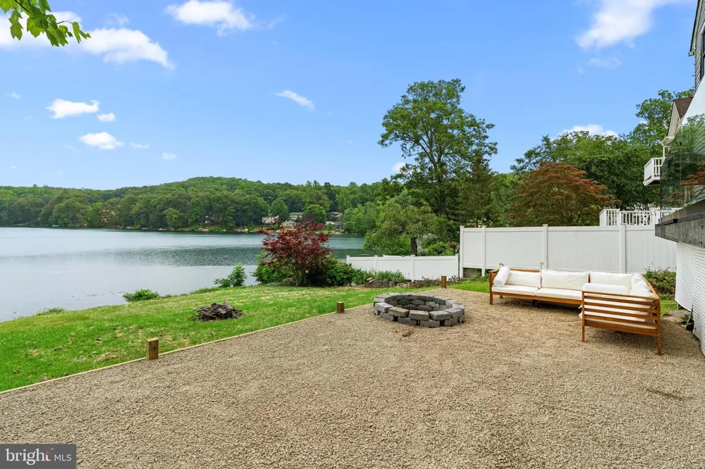 39 UPPER LAKEVIEW AVENUE Ringwood, NJ 07456
