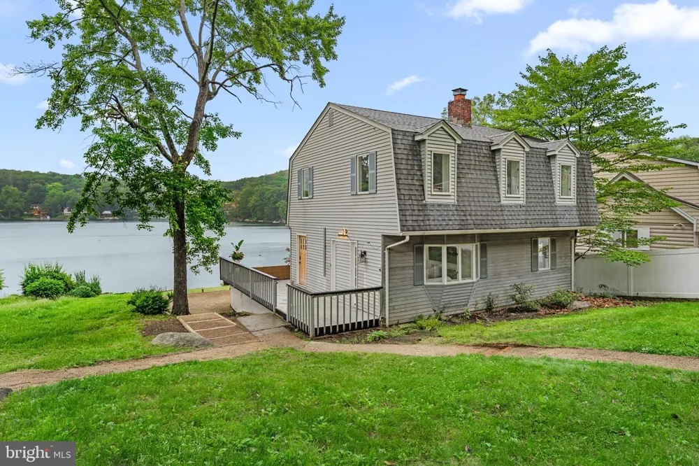 39 UPPER LAKEVIEW AVENUE Ringwood, NJ 07456