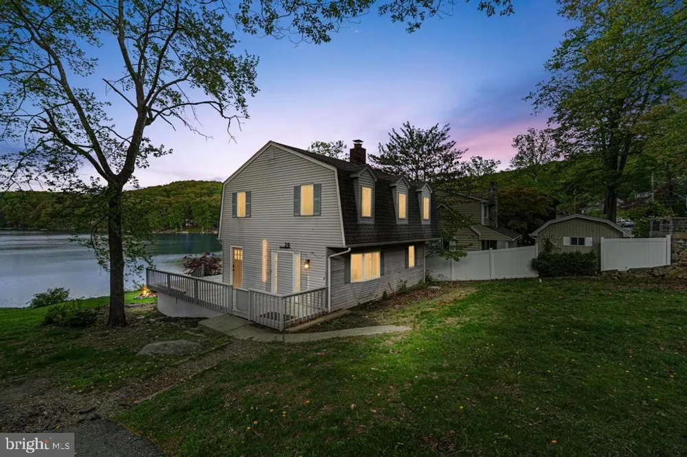39 UPPER LAKEVIEW AVENUE Ringwood, NJ 07456