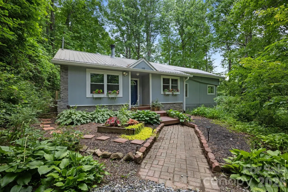 193 Timberside Drive Mars Hill, NC 28754