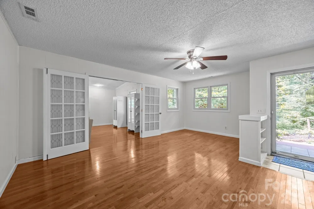 193 Timberside Drive Mars Hill, NC 28754