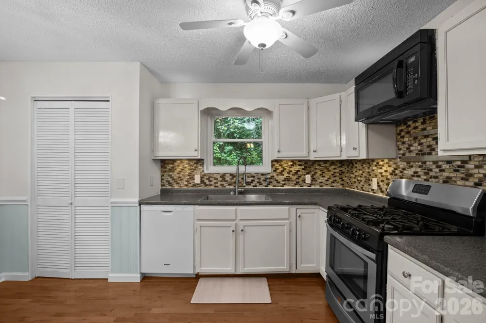 193 Timberside Drive Mars Hill, NC 28754
