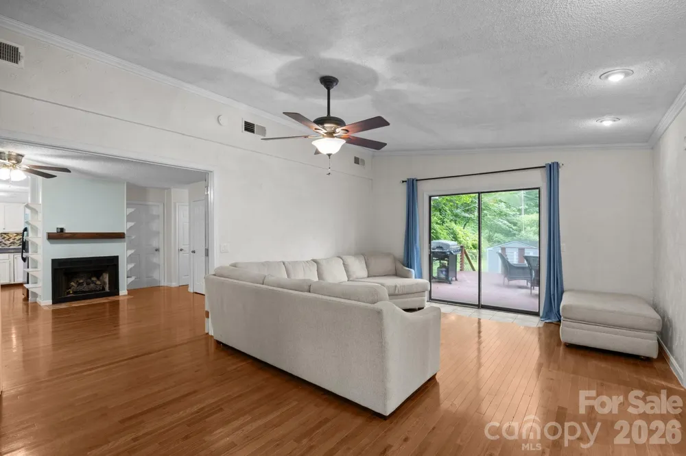 193 Timberside Drive Mars Hill, NC 28754