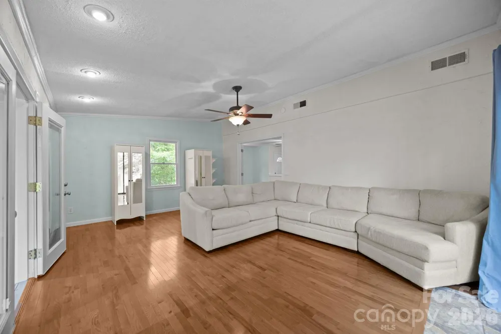 193 Timberside Drive Mars Hill, NC 28754