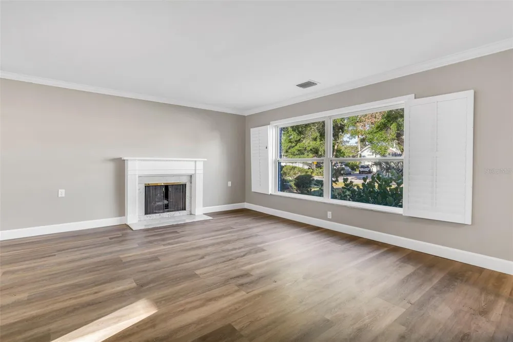 216 S SHORE CREST DRIVE Tampa, FL 33609
