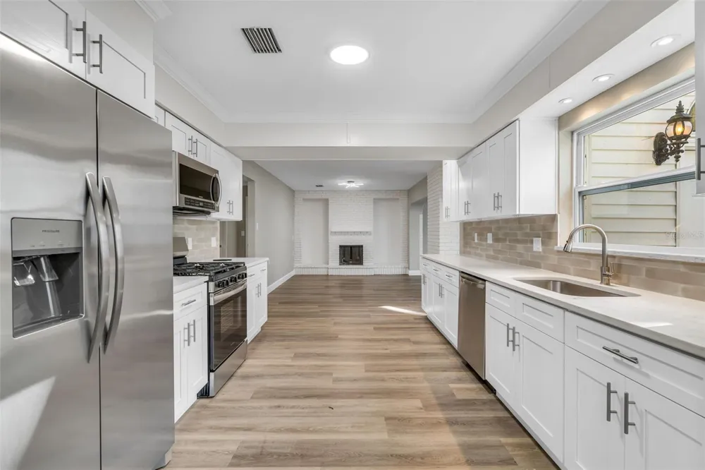 216 S SHORE CREST DRIVE Tampa, FL 33609