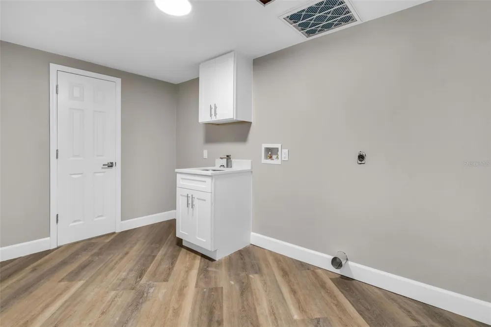 216 S SHORE CREST DRIVE Tampa, FL 33609