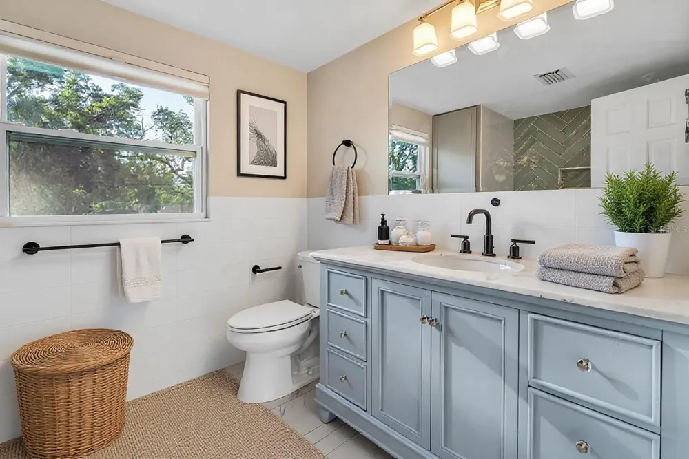 216 S SHORE CREST DRIVE Tampa, FL 33609