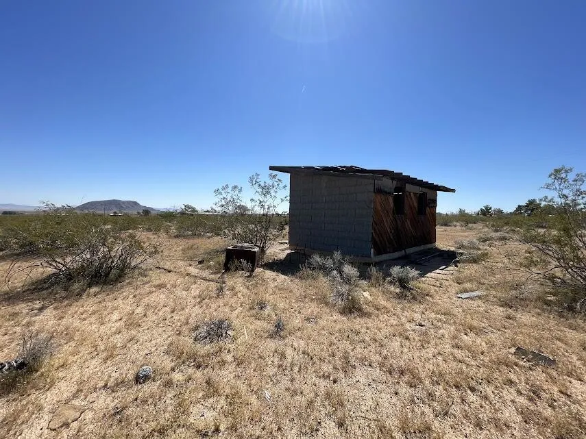216 Jesse Road Landers, CA 92285